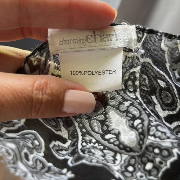 Charming Charlie scarf - Picture 3 of 3